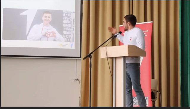 В ГБОУ СОШ 20 г.Назрань прошла встреча наставников и активистов «Движения первых»..